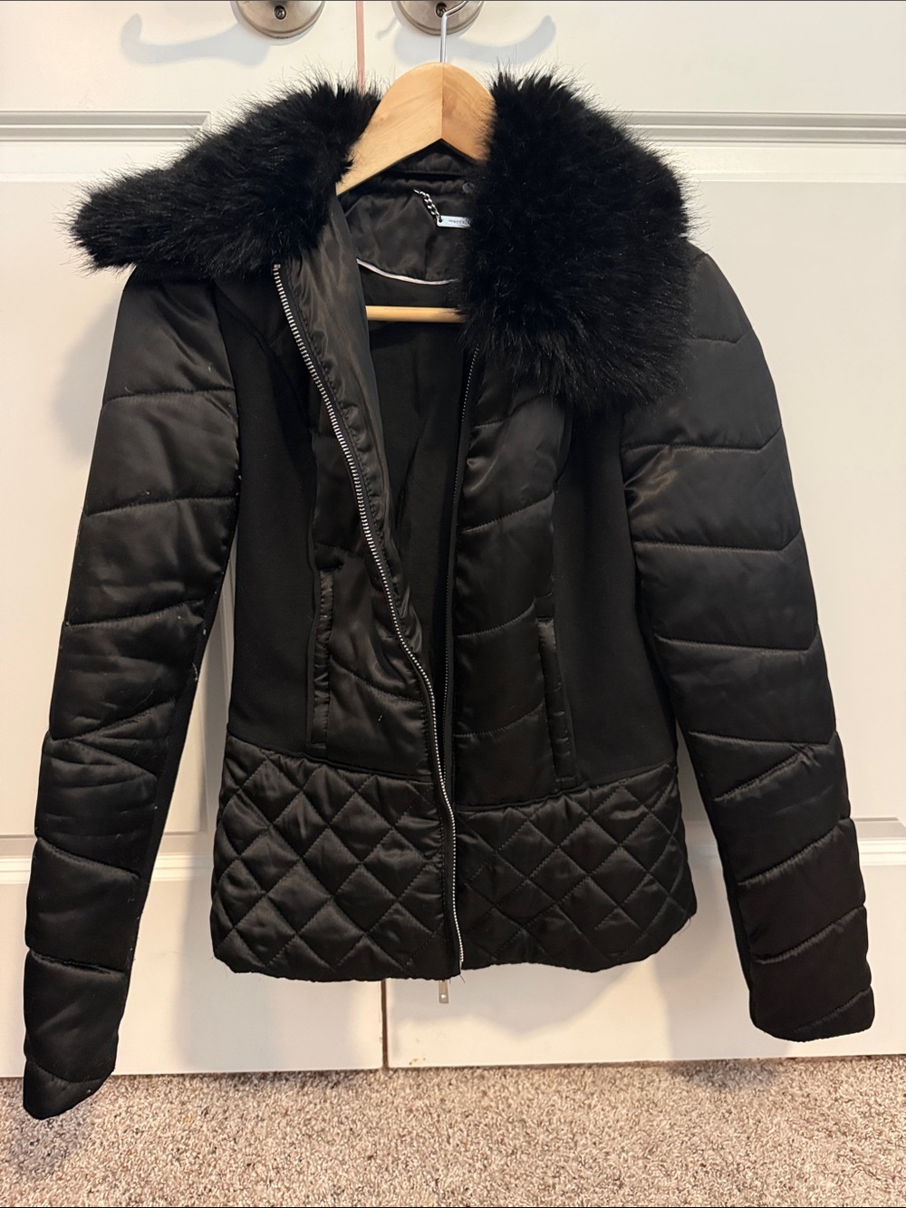 Black Quilted Faux-Fur Collar Women's Jacket